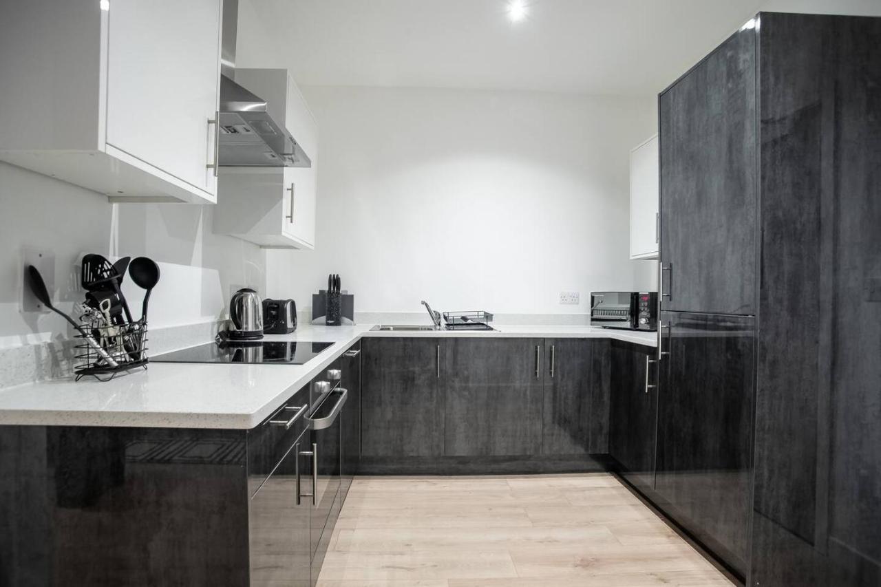 Two Bedroom - Central Peterborough Apartment - Bayard Apartments Εξωτερικό φωτογραφία