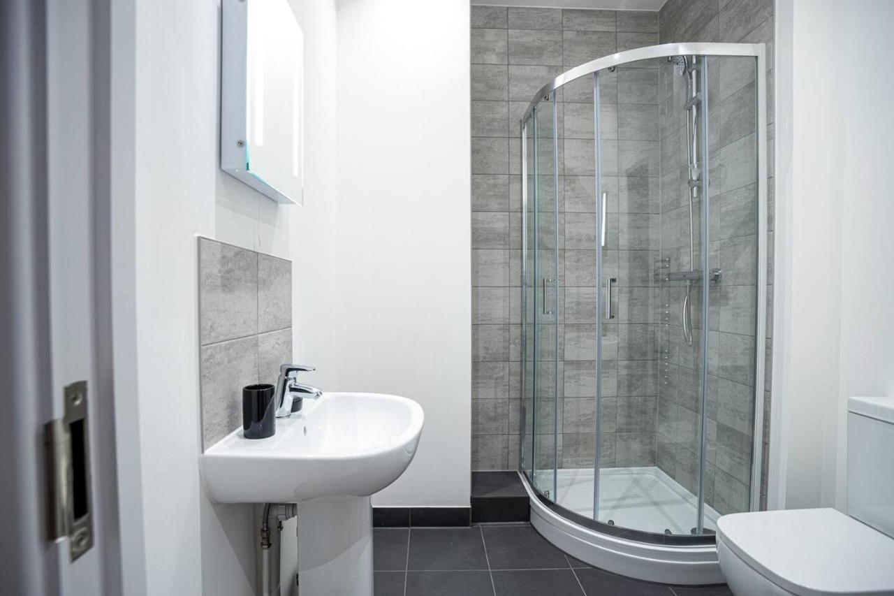Two Bedroom - Central Peterborough Apartment - Bayard Apartments Εξωτερικό φωτογραφία