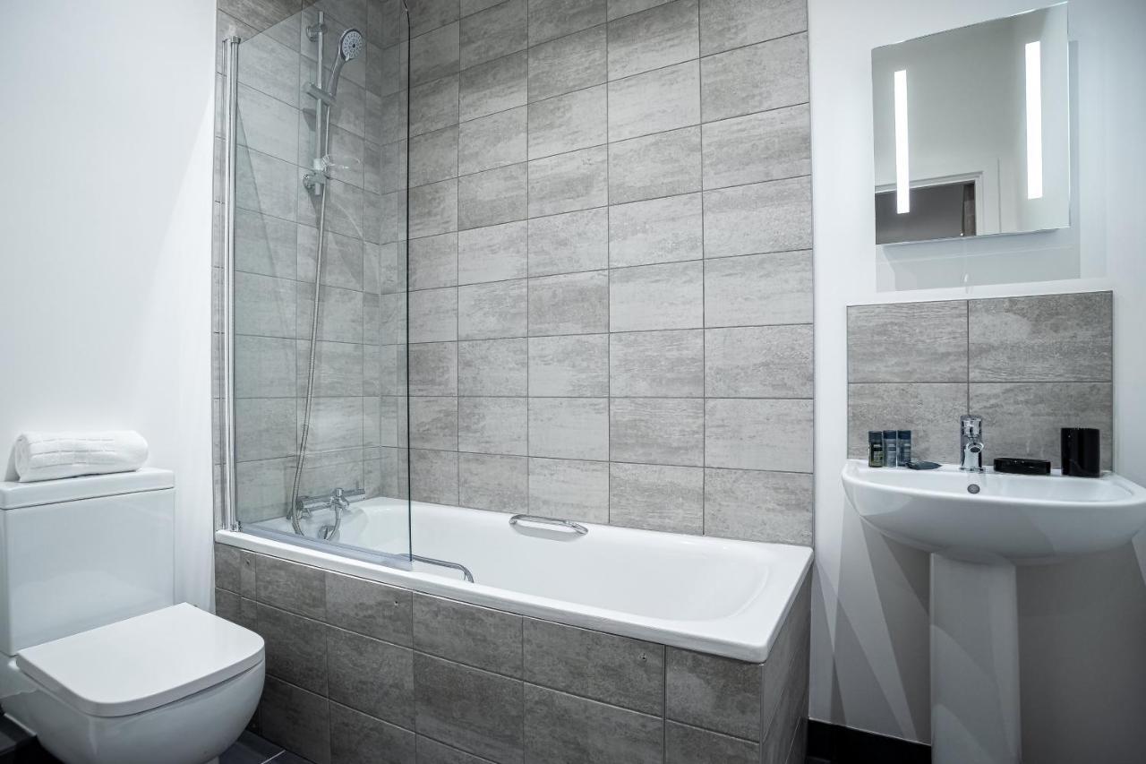 Two Bedroom - Central Peterborough Apartment - Bayard Apartments Εξωτερικό φωτογραφία