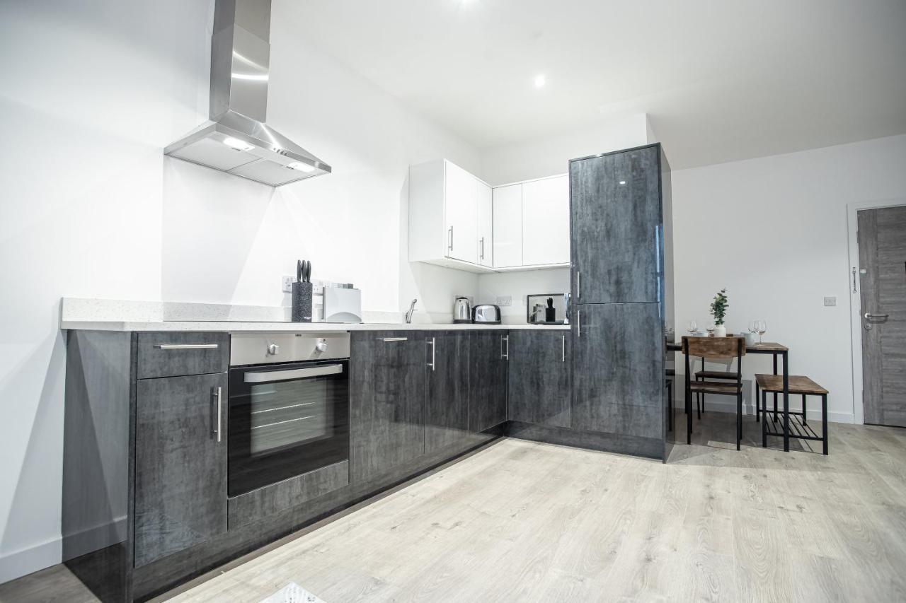Two Bedroom - Central Peterborough Apartment - Bayard Apartments Εξωτερικό φωτογραφία