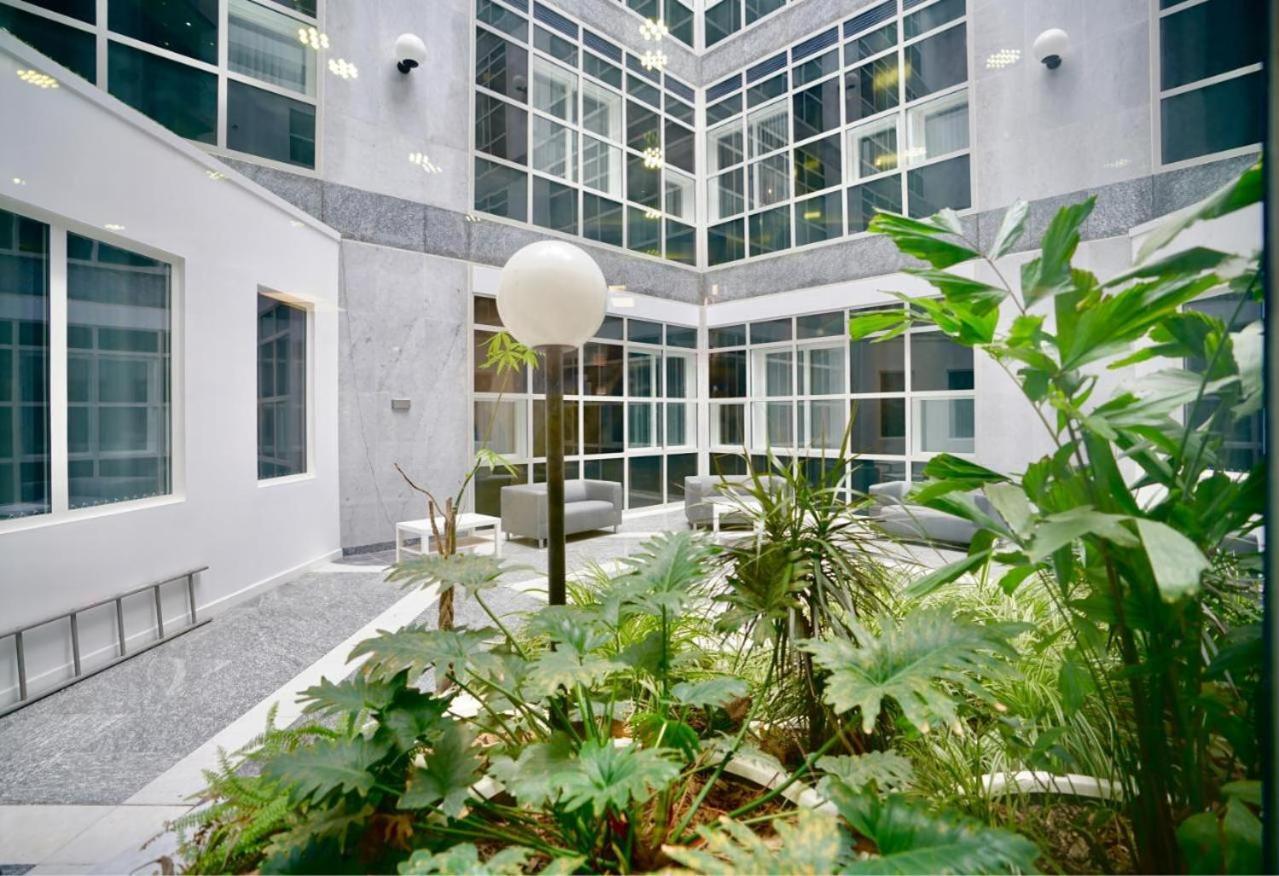 Two Bedroom - Central Peterborough Apartment - Bayard Apartments Εξωτερικό φωτογραφία